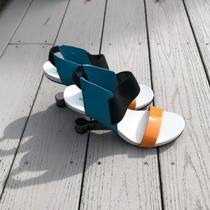 New United Nude reverse heel sandals